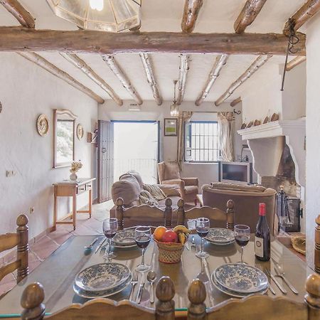 Cozy Home In Zahara De La Sierra With Kitchen Eksteriør bilde