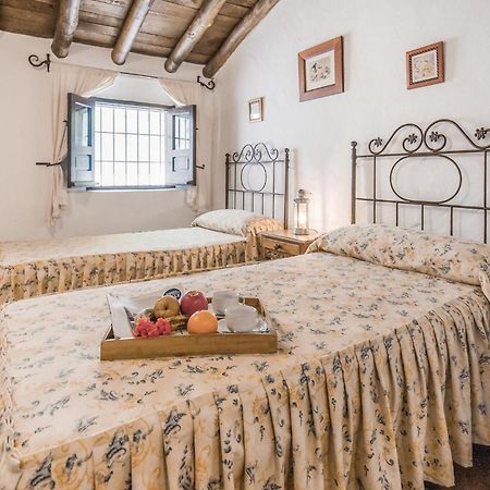 Cozy Home In Zahara De La Sierra With Kitchen Eksteriør bilde