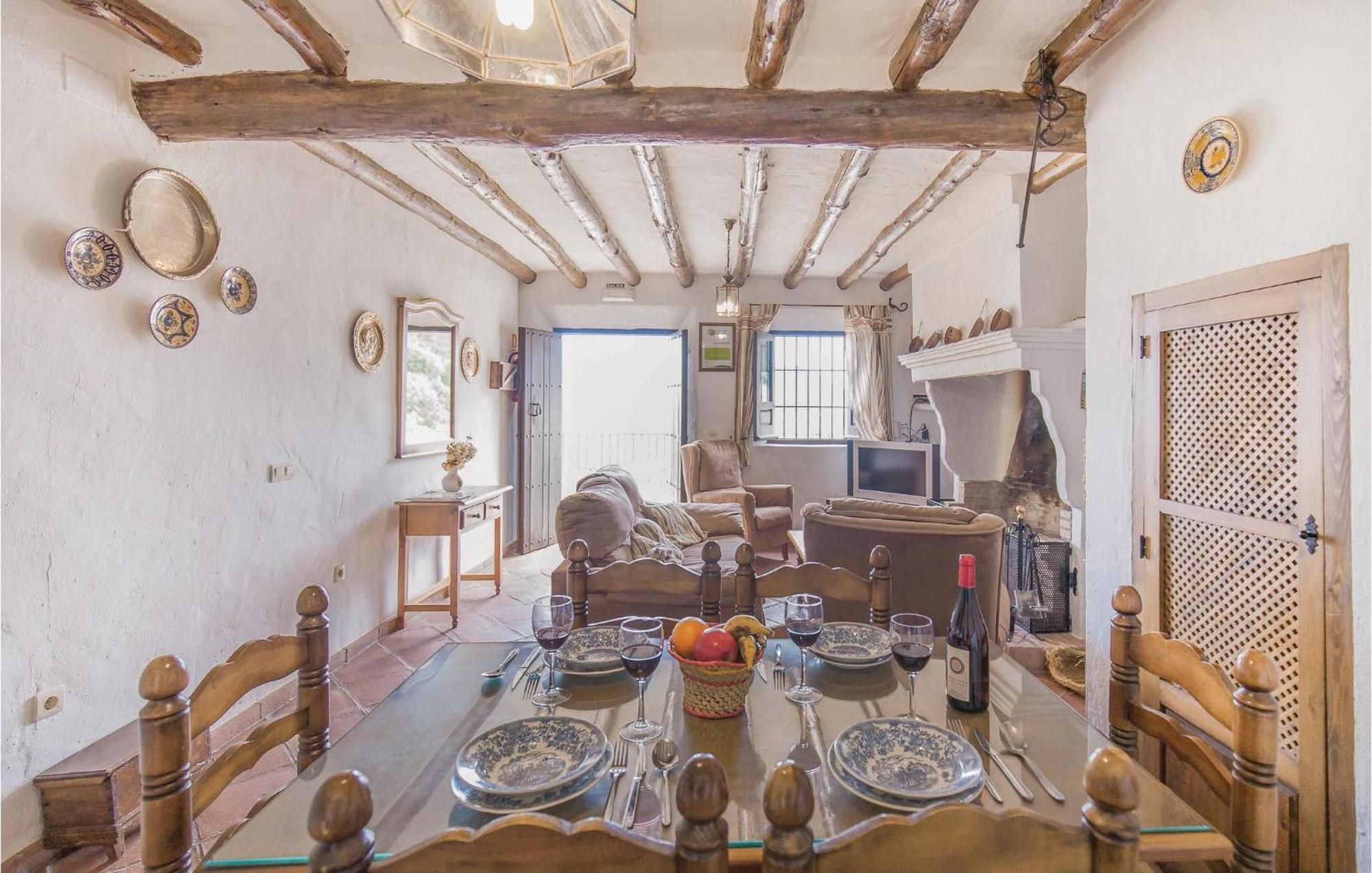 Cozy Home In Zahara De La Sierra With Kitchen Eksteriør bilde
