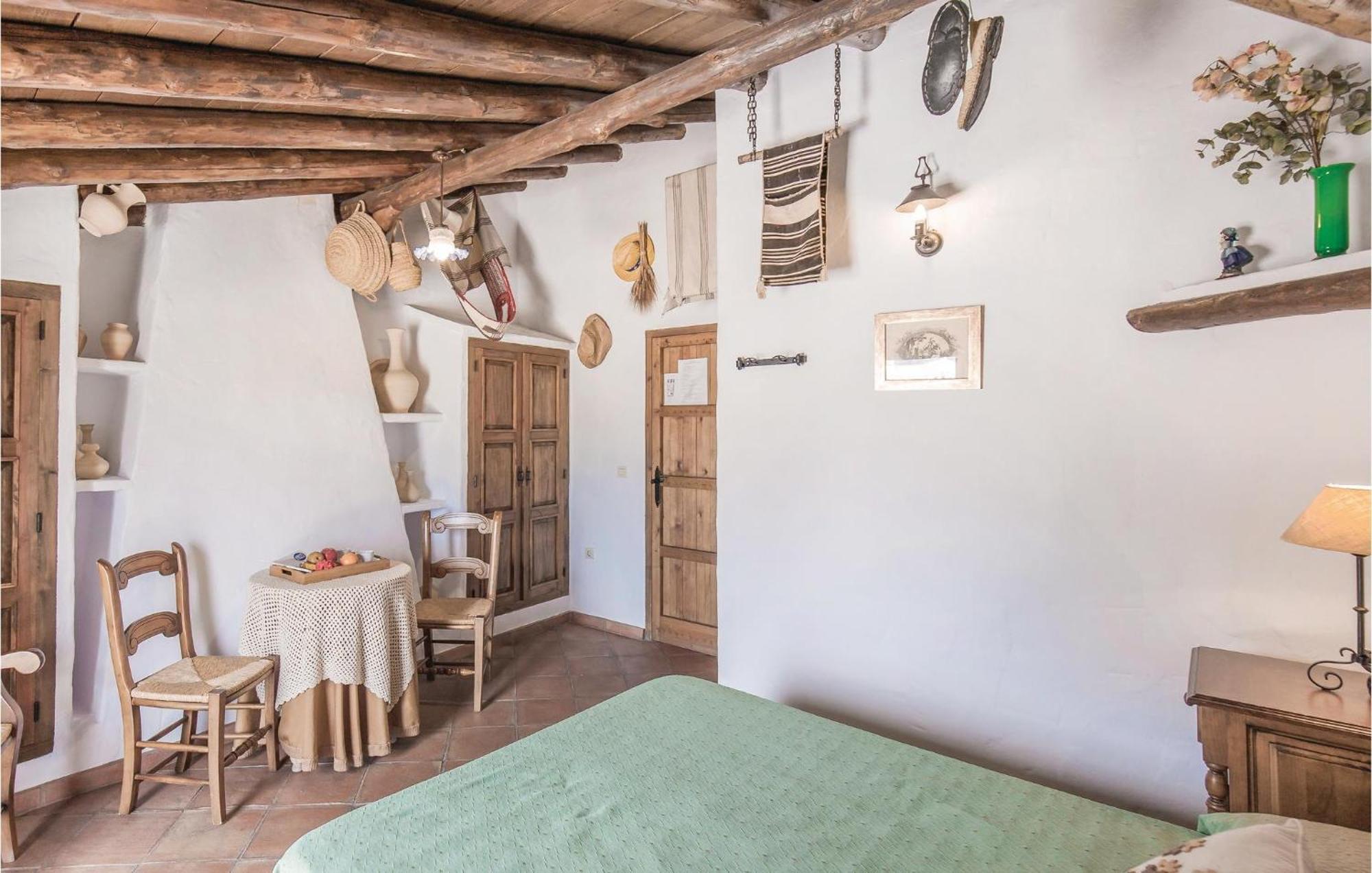 Cozy Home In Zahara De La Sierra With Kitchen Eksteriør bilde