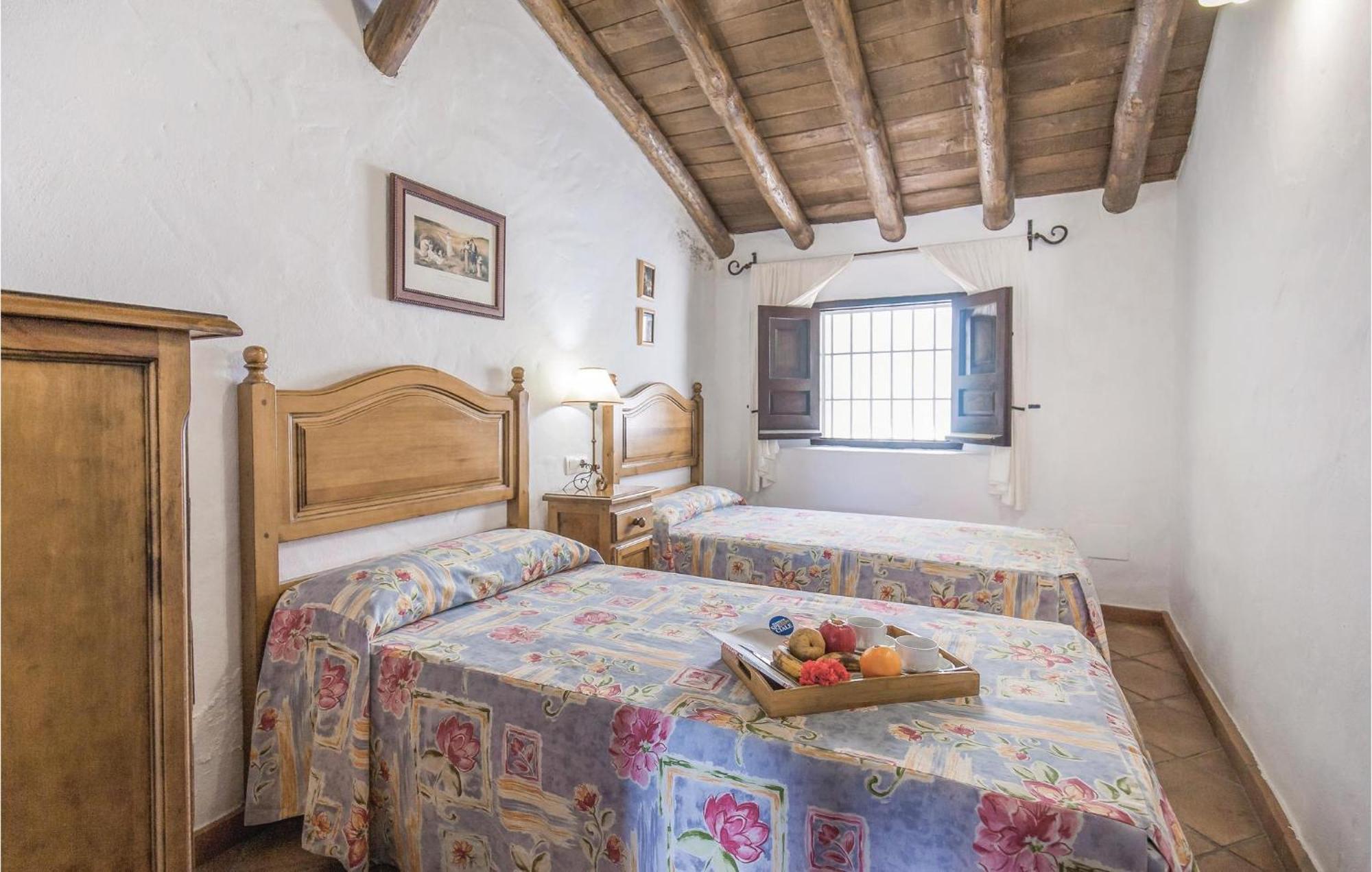Cozy Home In Zahara De La Sierra With Kitchen Eksteriør bilde