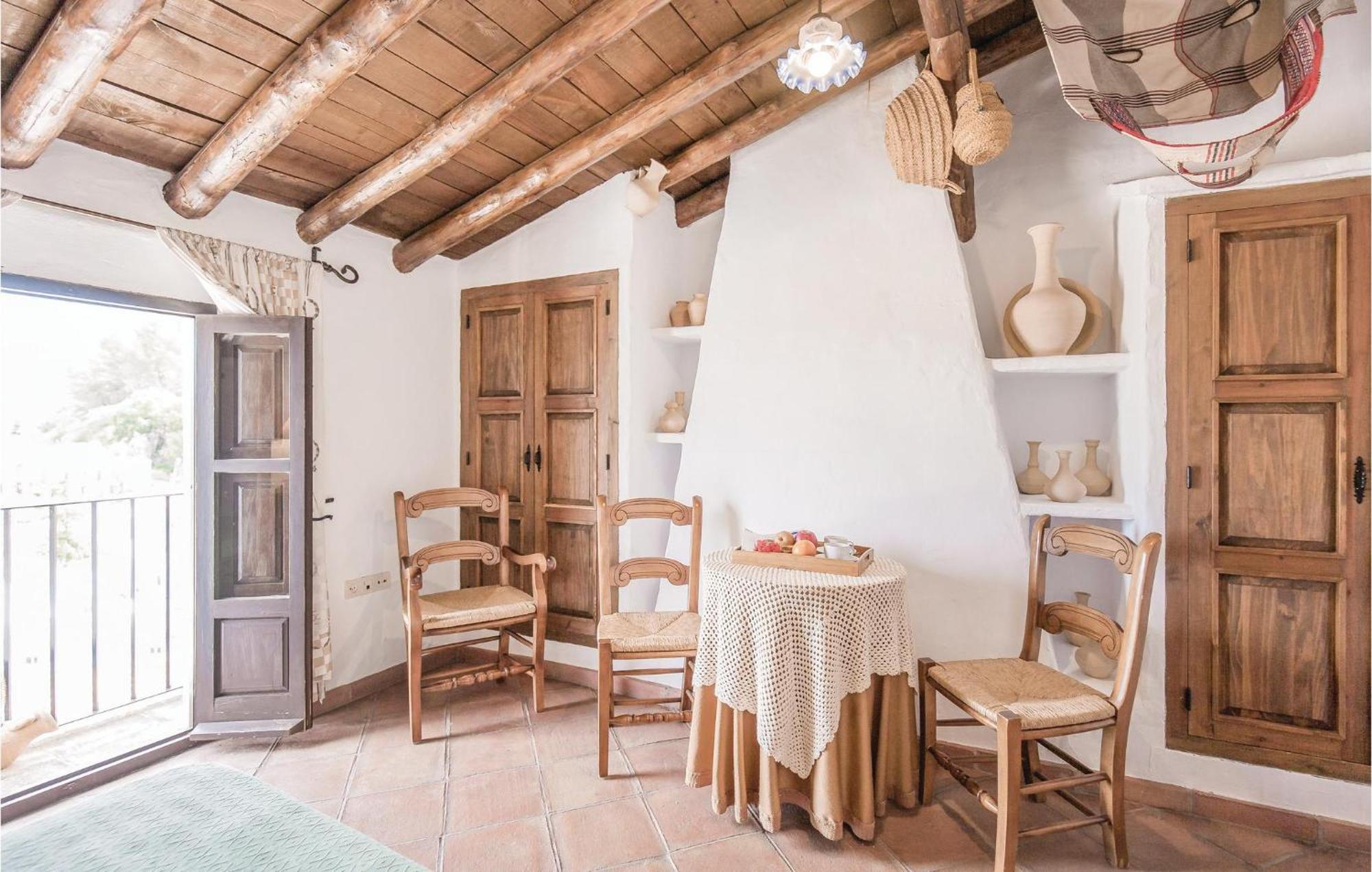 Cozy Home In Zahara De La Sierra With Kitchen Eksteriør bilde